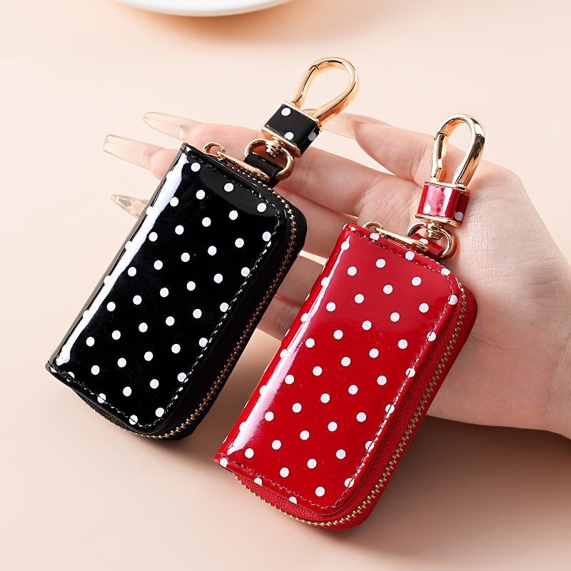 Men Accessories Store - حافظة مفاتيح من الجلد اللامع بنقشة