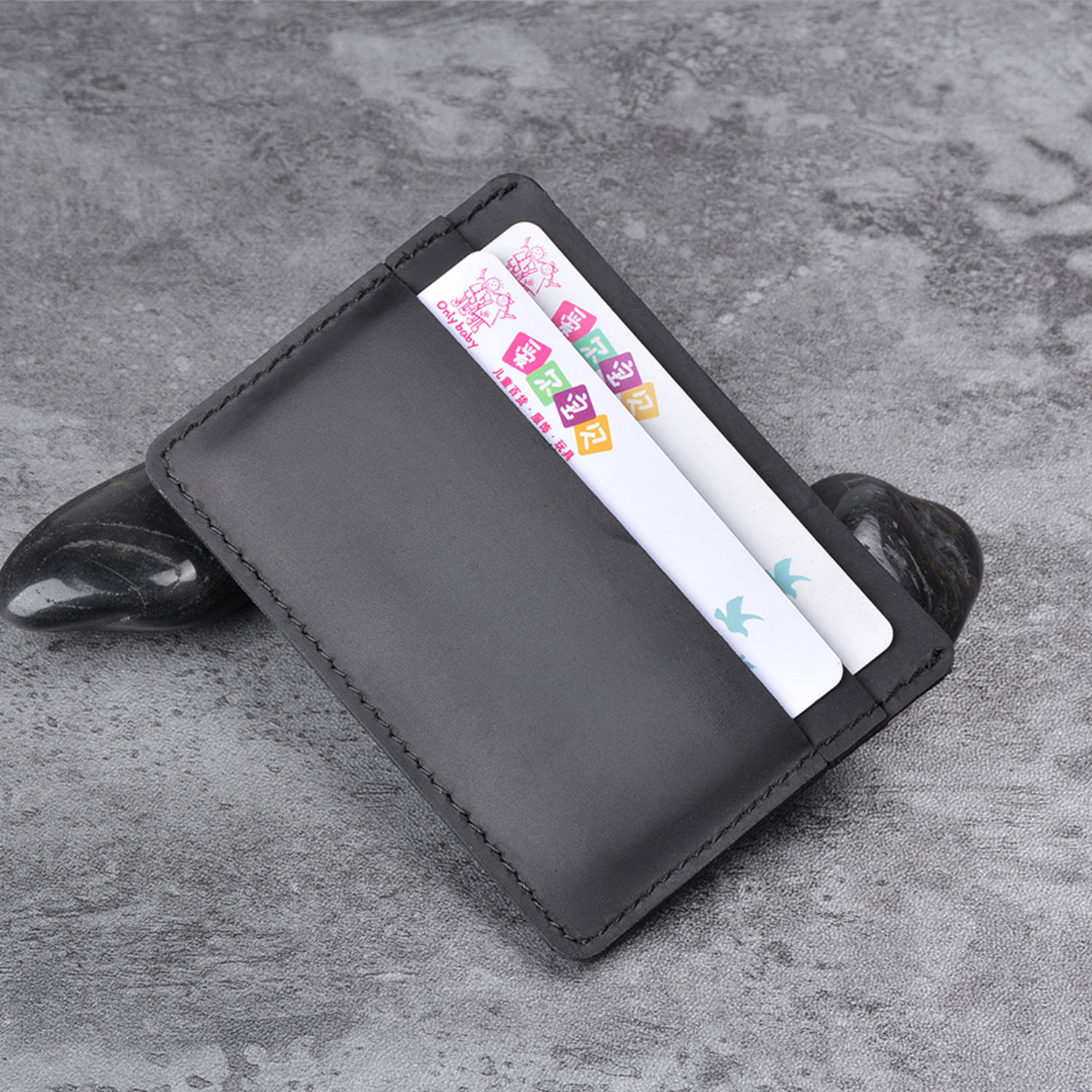 محفظة بطاقات صغيرة كلاسيكية مص - مراجعة Money Clip Slim وسعره